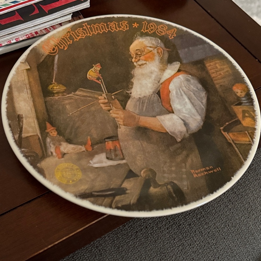 Norman Rockwell Christmas 1984 Plate - Brown and Red